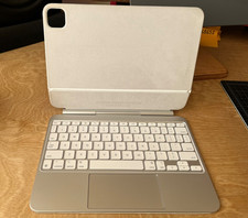 Apple Magic Keyboard for iPad Pro 11-inch M4 or M5 - White