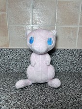 Pok mon Center 2015 Mew Plush