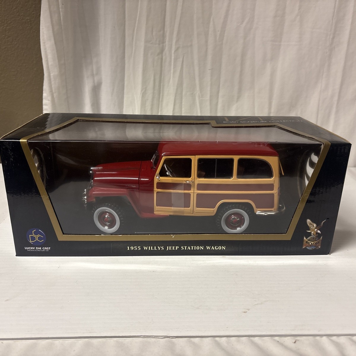 1955 Willys Jeep Station Wagon ミニカー Road Signature 1955 Willys Jeep Station Wagon Diecast Car Toy 1:18