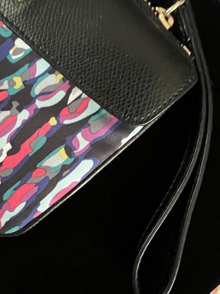 Vera Bradley Pinceladas Acuarela Sobre Muñequera Borde Cuero Foto 2 de 4