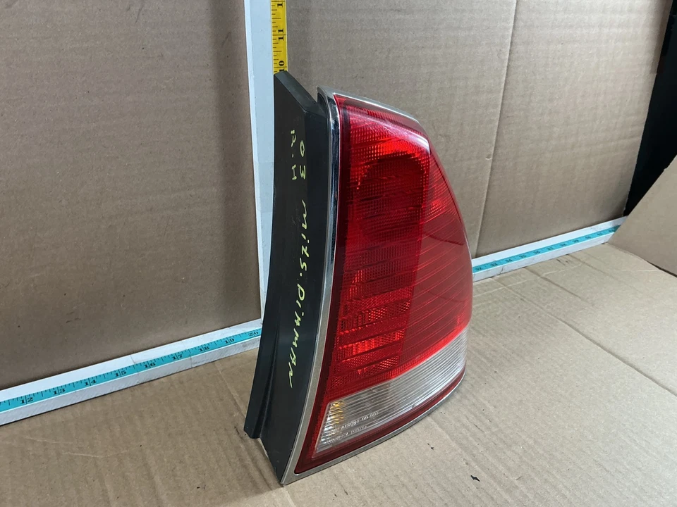 2002-2003 Mitsubishi Diamante Rear Right Passenger Side Tail Light - Image 3 of 4
