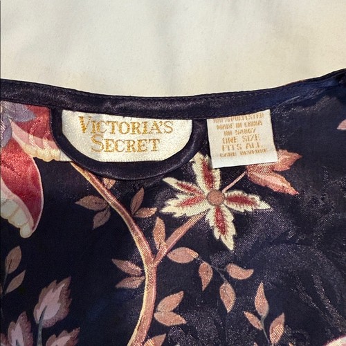 Bata Kimono Victoria's Secret Etiqueta Dorada Púrpura Jacquard Floral Cinturón Talla Única - Imagen 7 de 7