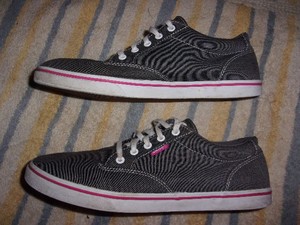black vans trainers womens