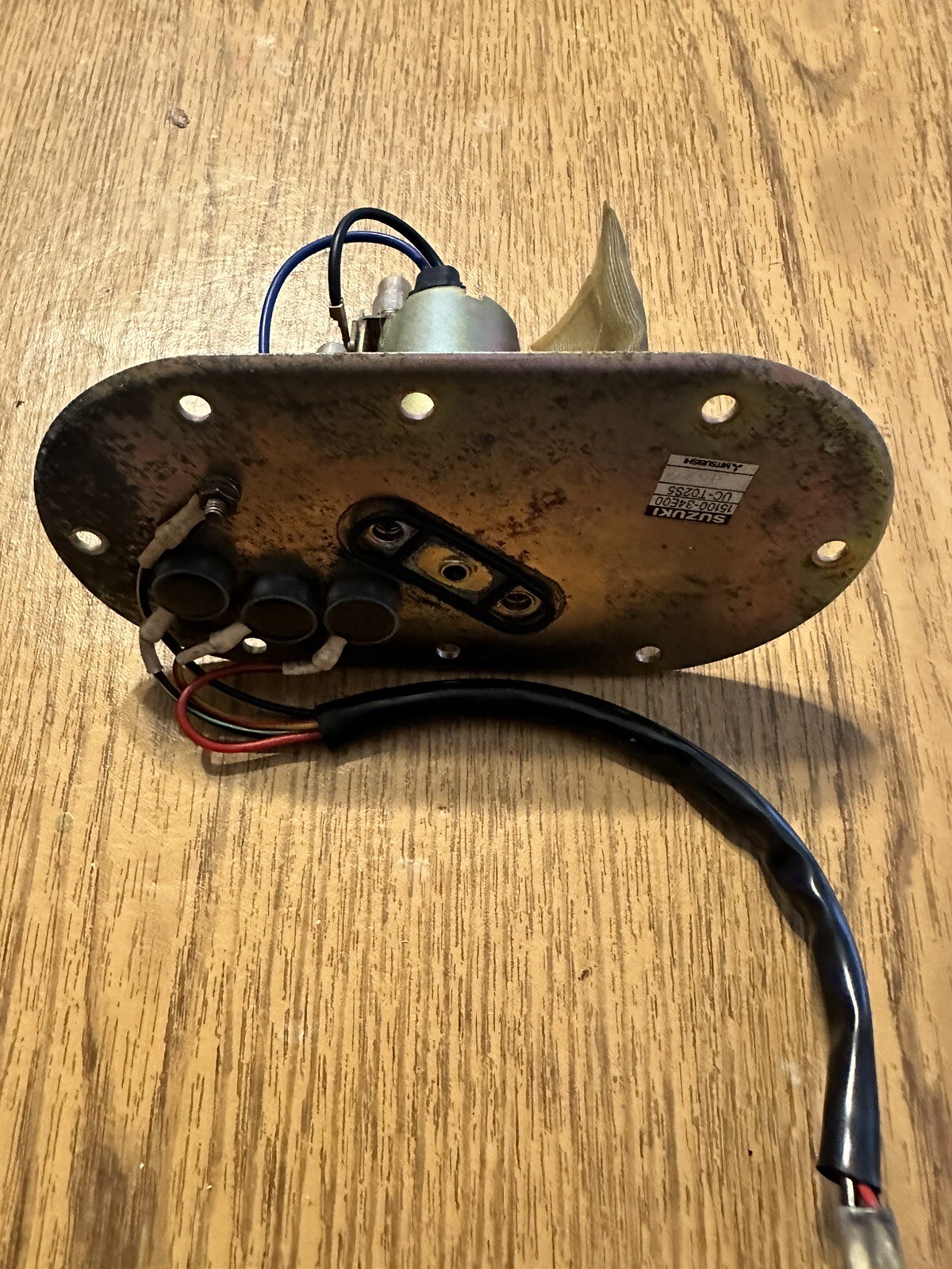 9700 Suzuki GSXR 600 Fuel Gas Pump Sending Unit OEM 99 98 SRAD 15100