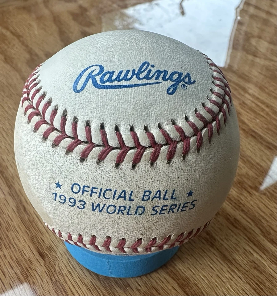 Bola de beisebol oficial da World Series 1993 Rawlings - Imagem 2 de 2