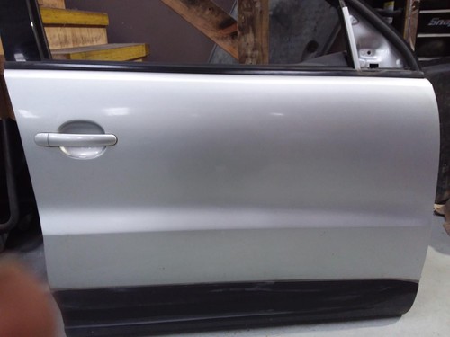 VOLKSWAGEN TIGUAN RIGHT FRONT DOOR 5N, 05/08-08/16 08 09 10 11 12 13 14 15 16