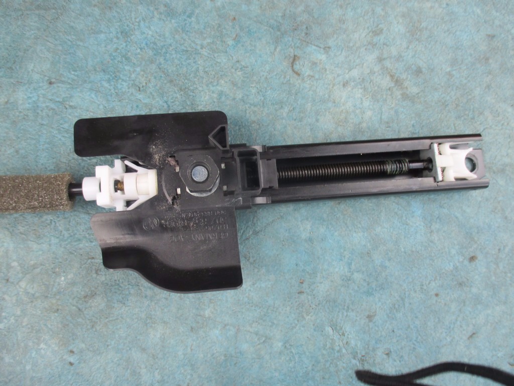 Bentley Flying Spur front left driver seat belt actuator high adjuster 