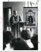 1988 Press Photo Bishop A James Quinn with students of St Augustine Academy