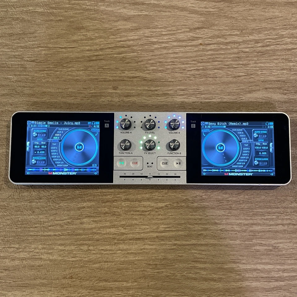 Monster GO DJ - Portable Mixer Digital Turntable with LCD Touch Scren - GODJ - Image 3 of 4