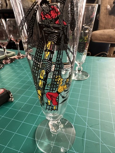 Libbey TREASURE ISLAND 8 1/2" Pilsner Glass Pirate Ship 1950's Barware - Picture 2 of 11