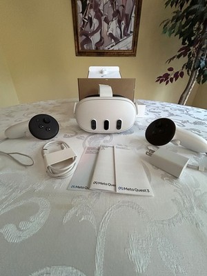 Meta Quest 3 Standalone VR Headset 512GB White w/ Controllers & Charger