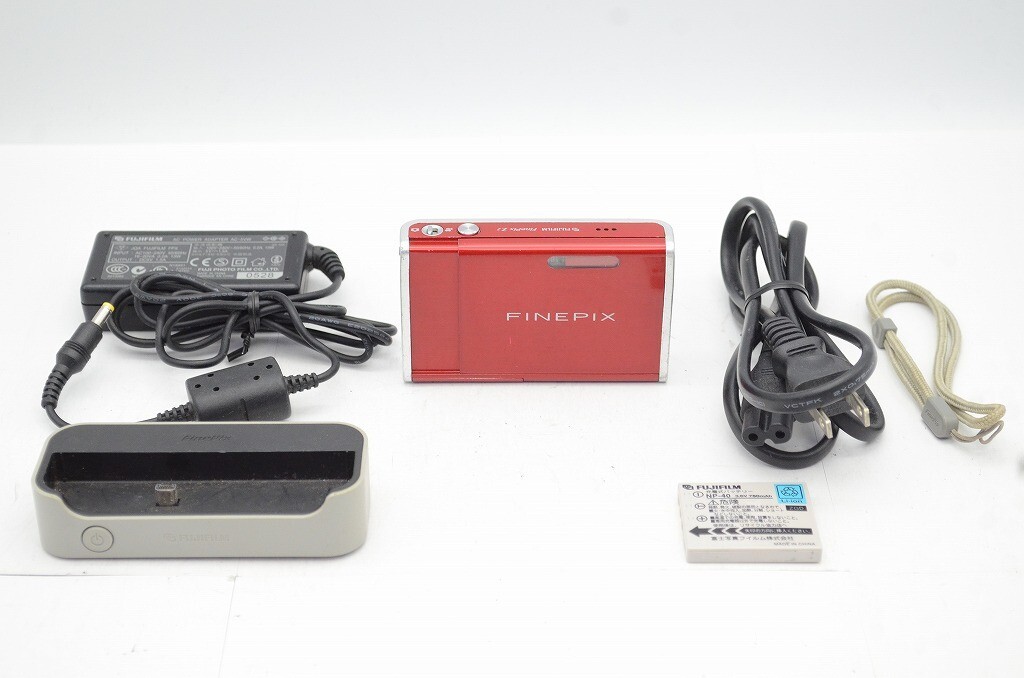 [付属品有]FUJIFILM FINEPIX Z250[中古] N.MINT] Fujifilm FinePix Z250fd Pink 10.0MP Compact Digital