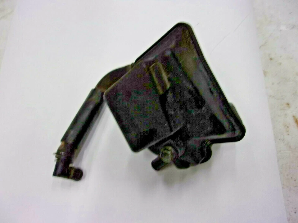 Tanque de retorno de aceite 11330-29F00 2003 Suzuki DRZ 400 Foto 3 de 4