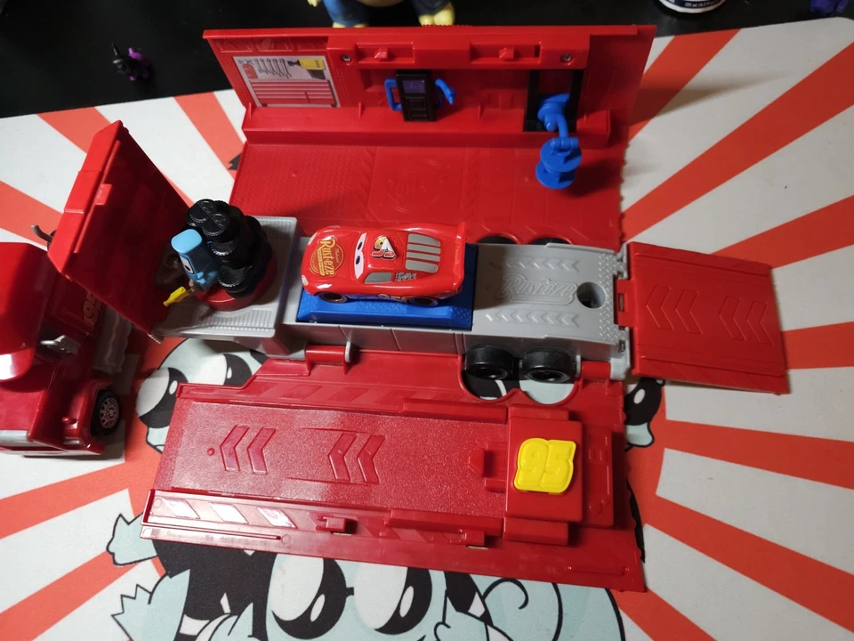 Lightning McQueen 95 Mack Toy Truck Cars Película 2016 Foto 4 de 4