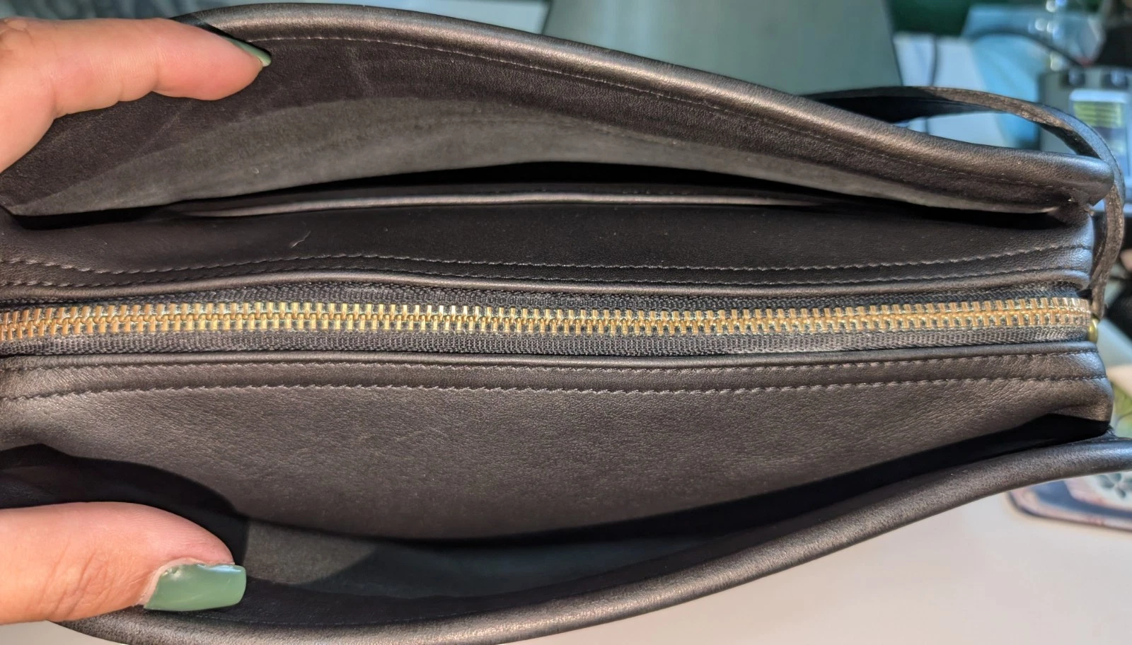 Borsa a tracolla Coach 2000 Sutton in pelle nera con zip 3 tasche