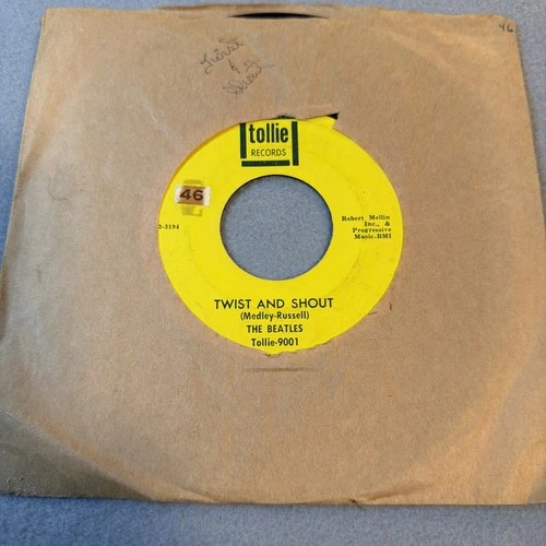 THE BEATLES - TWIST AND SHOUT / THERE IS A PLACE Tollie - VG + 45 RPM RECORD