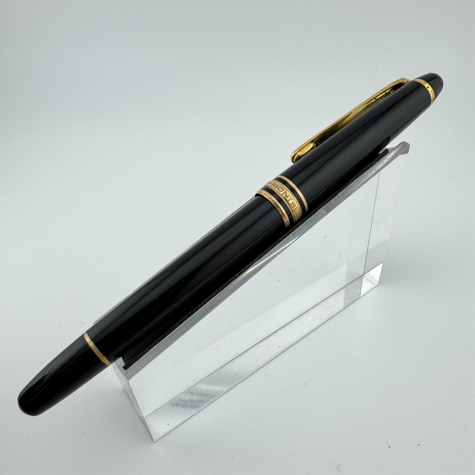 Montblanc Meisterstück No. 144 Classique Fountain Pen 14K Gold EF Nib