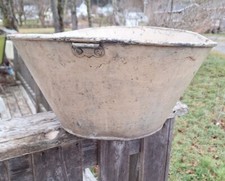 Vintage Metal Wash Basin