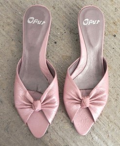 light pink kitten heels
