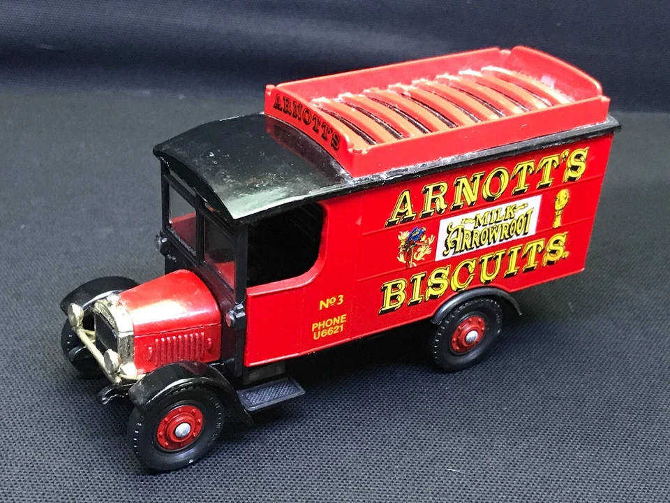 Corgi Arnott's Biscuit Truck Diecast Scale 1:43 Made in Great Britain - Image 2 of 4