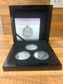 2014 HM. QUEEN ELIZABETH II 88th BIRTHDAY SILVER CROWN SET; 37.5G 999 SILVER TW