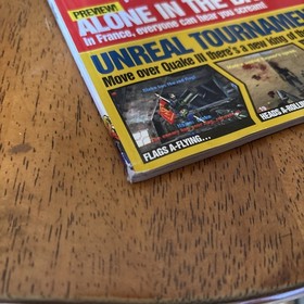 Vintage 2000 Dreamcast Magazine Black & White Crazy Taxi 2 Unreal Tournament