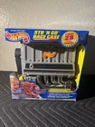 New Sealed Vintage 2000 Hot Wheels Sto 'N Go Race Case V8 Engine- Stores 28 Cars