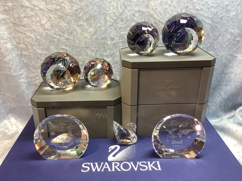 Swarovski Crystal Lot of 7: 2 Dealer & 2 SCS Member Paperweights, Swan & 2 Discs