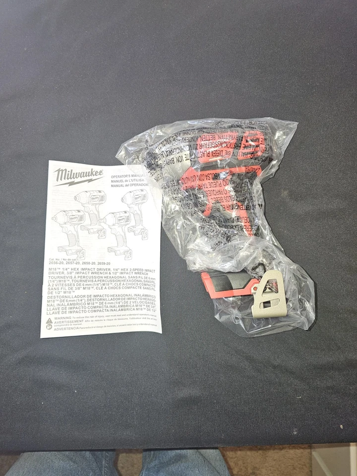 Milwaukee M18 1/4 inch hex impact driver - Image 4 of 4