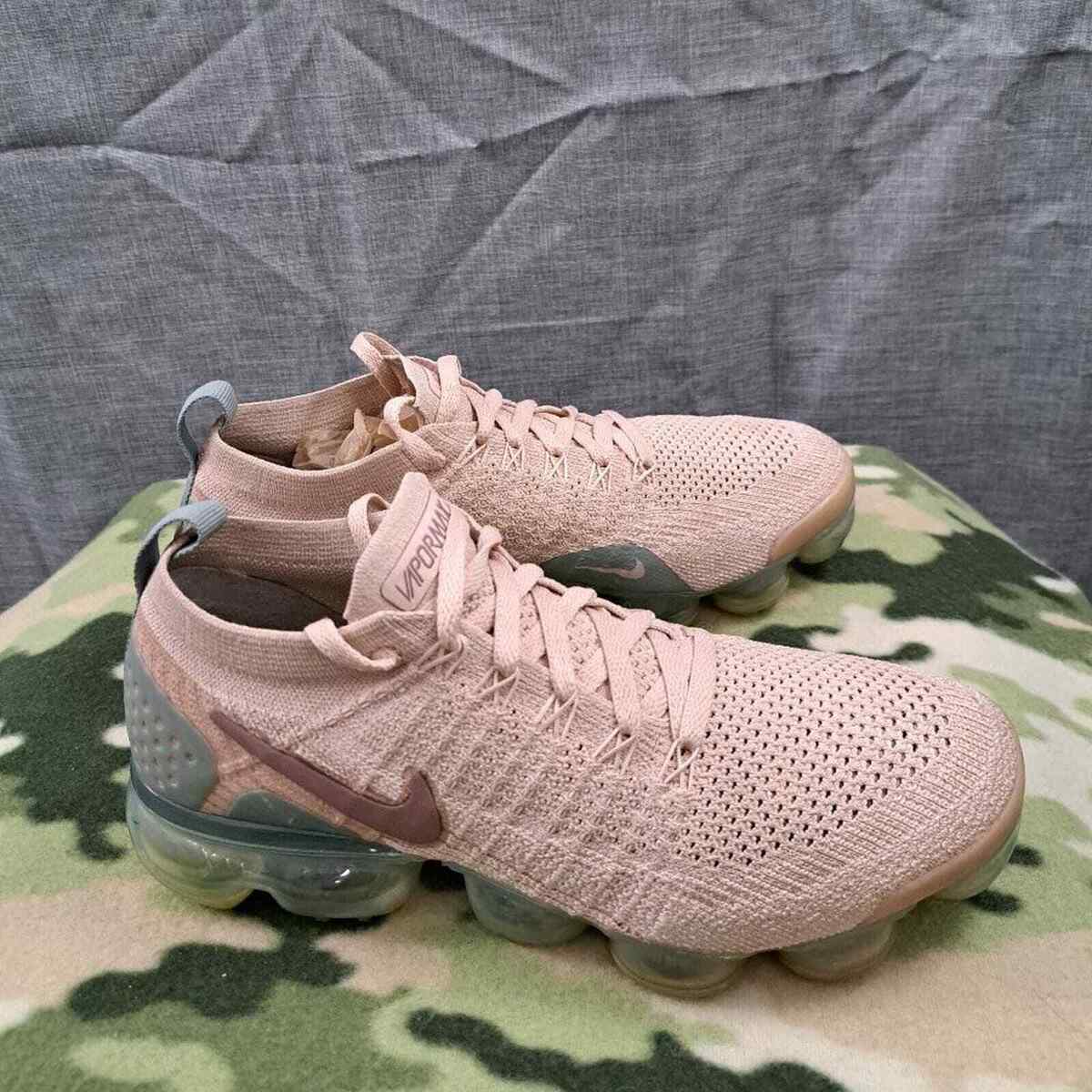 Nike Air VaporMax Flyknit 2 Particle Beige Women's Size 8.5 Nike Air VaporMax Flyknit 2 Particle Beige Women's Size 8.5