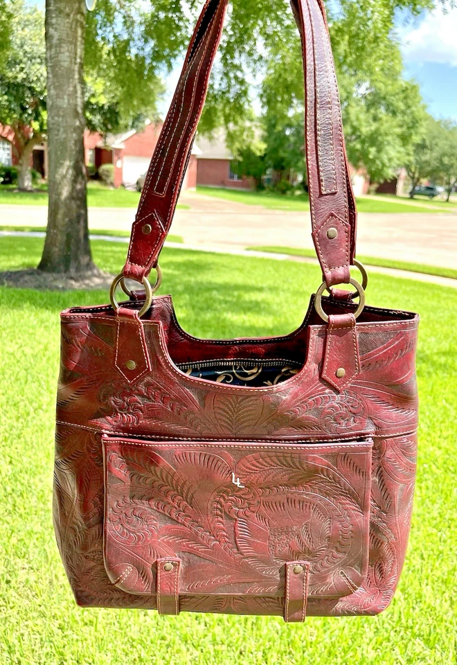 Cartera de Hombro DE Colección líderes en cuero Tocada a Mano Marrón con Tono Dorado y Bolsillos Foto 2 de 4