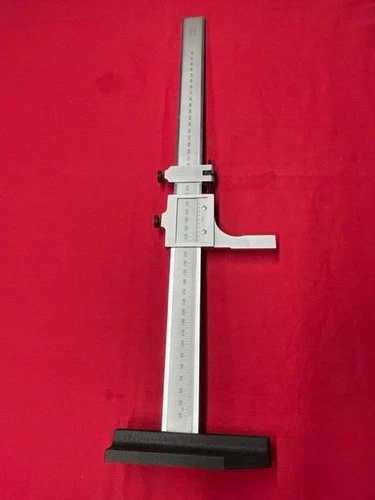 Starrett CP454ME-18 Vernier Height Gage 0-450mm Satin Chrome w/ Hole Attachment