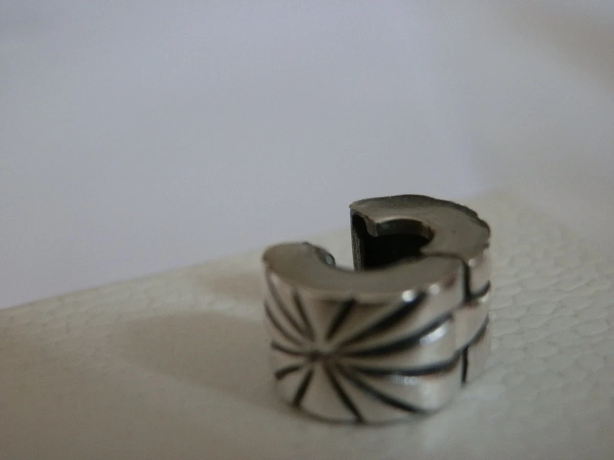 Pandora 2024 clips outlet