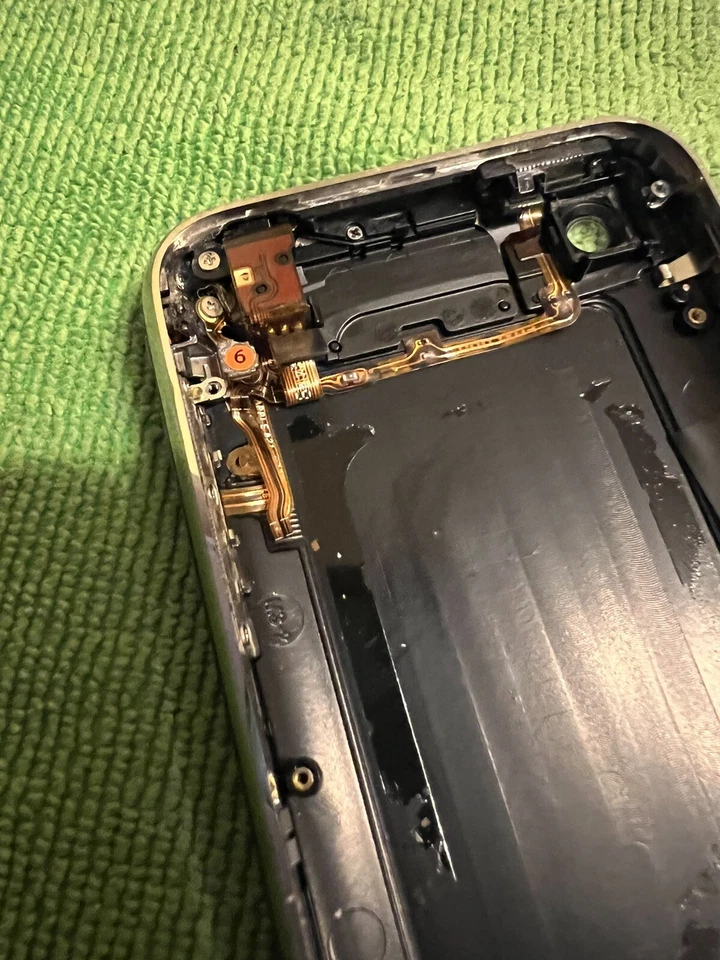 Carcasa trasera/panel/cubierta/bisel/marco Apple iPhone 3GS OEM con piezas pequeñas Foto 3 de 4