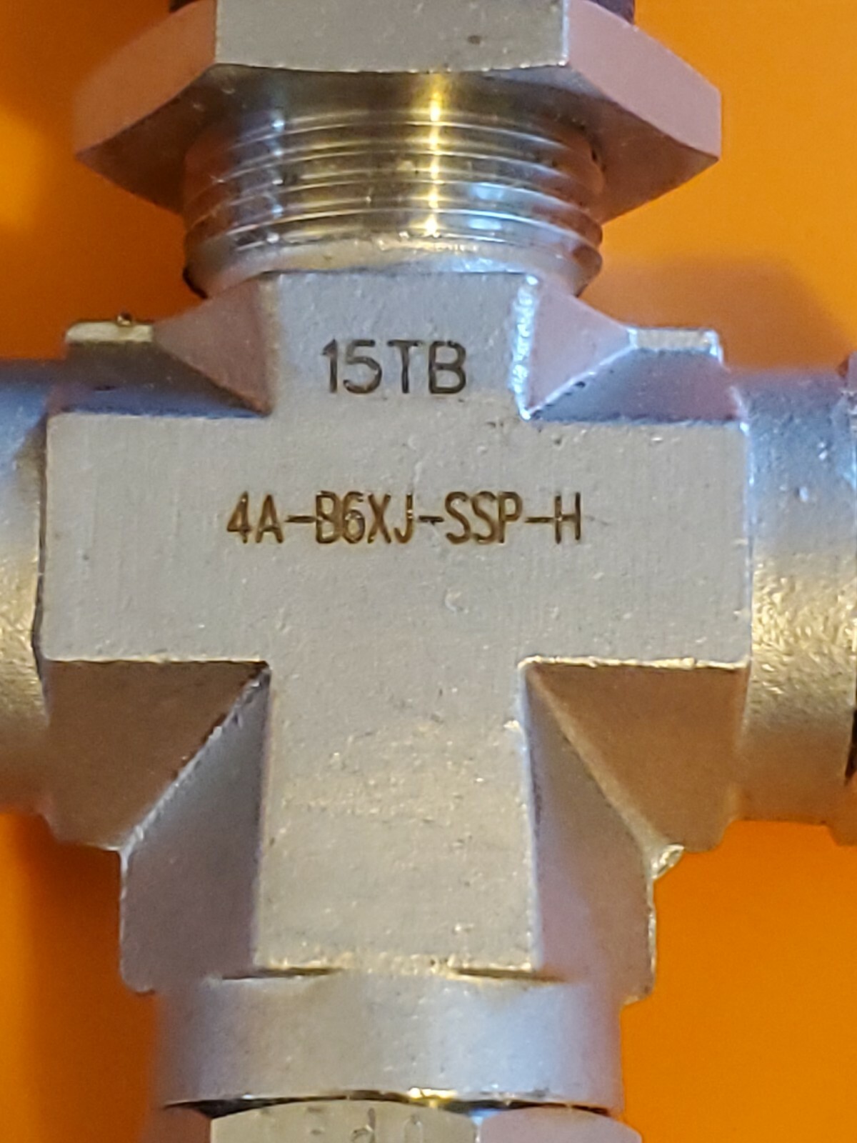  Parker Instrumentation Ball Valve  4A-B6XJ-SSP-H  SS 1/4" Compression 