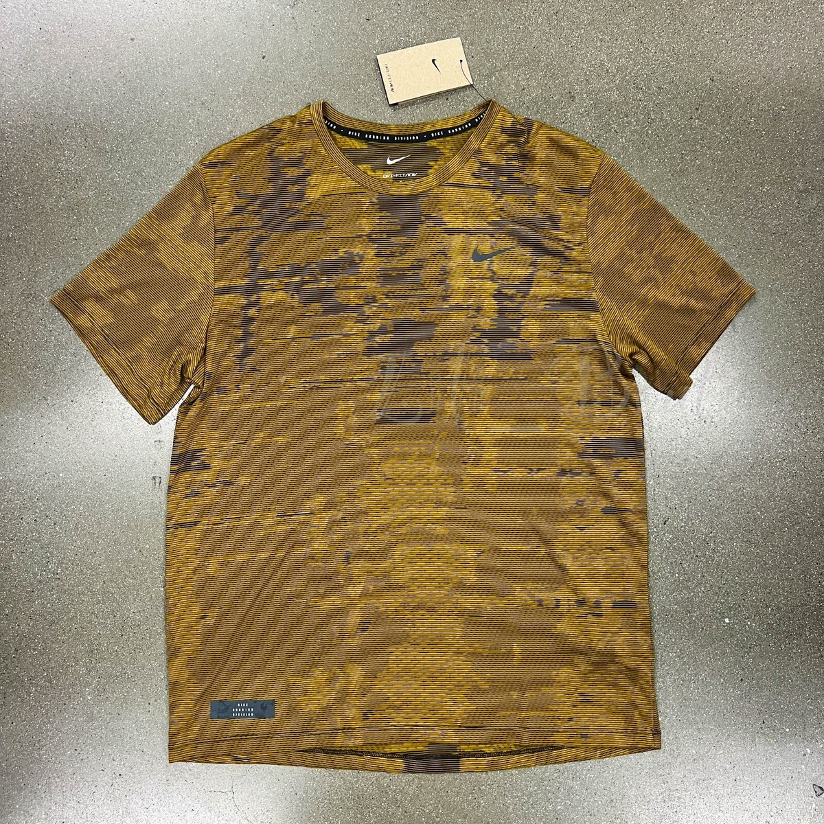 Nike Men Dri-FIT ADV Running Division Techknit Shirt FB6868-716