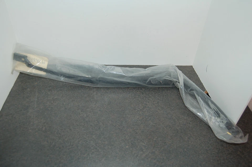 NEW GENUINE GM 2287297 Windshield Wiper Arm Passenger Side 2010-16 Cadillac SRX - Image 2 of 4