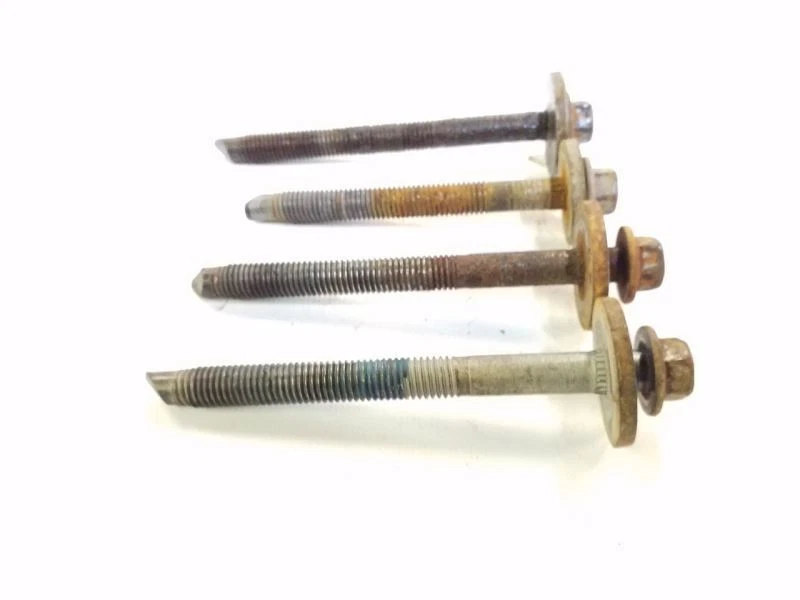 Pernos de montaje de cabina izquierda o derecha doble cabina | Se adapta a 08 09 10 Ford F250 F350 F450 F550 Foto 2 de 4