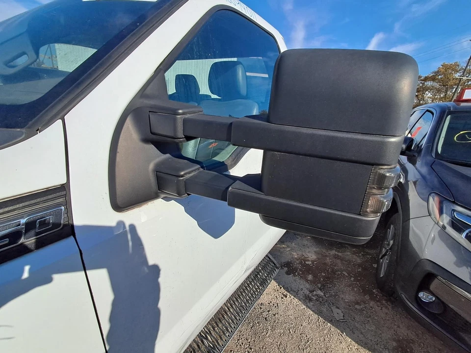 Used Right Tail Light Assembly fits: 2013 Ford F250SD PICKUP rectangular Right G - Image 4 of 4