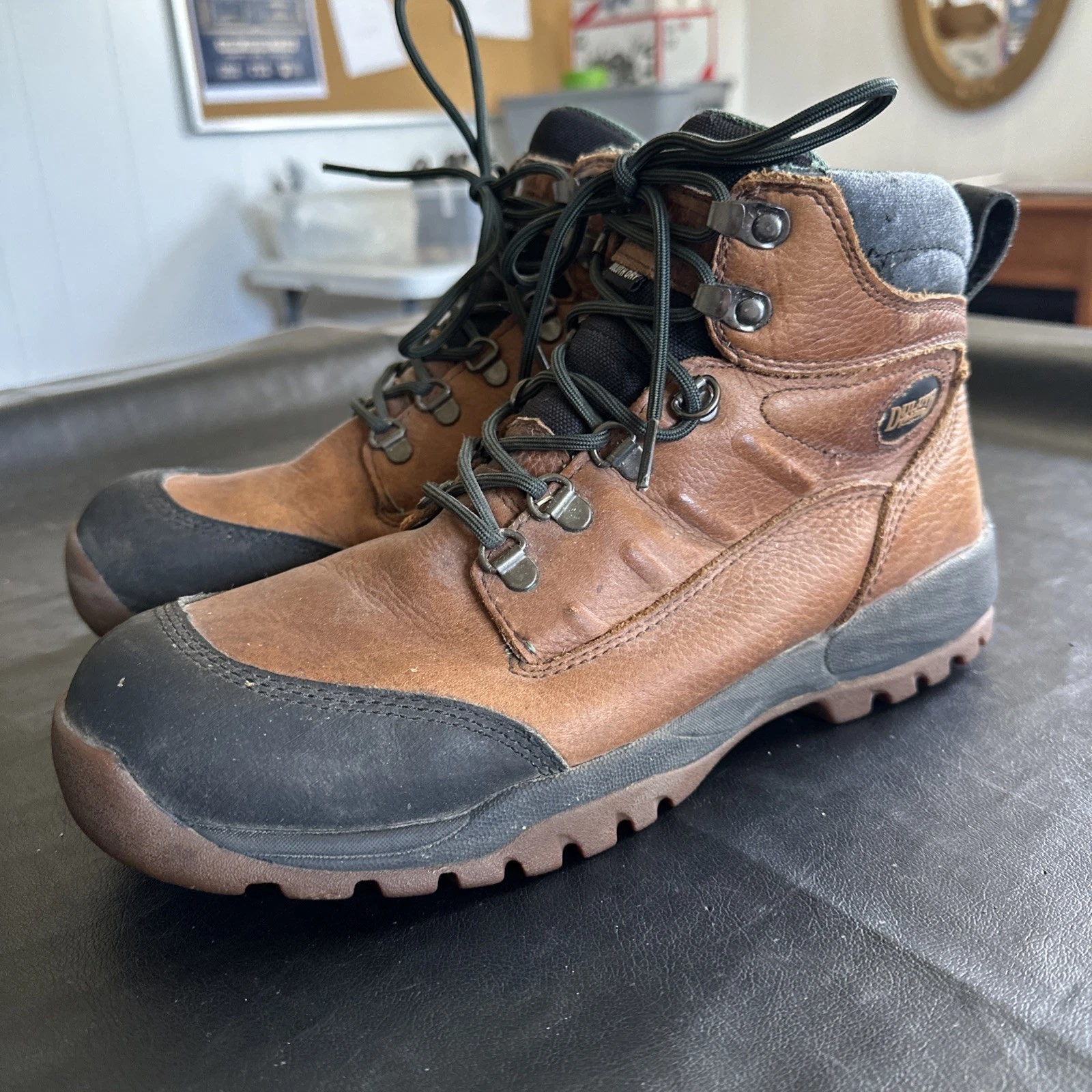 Duluth Trading Co. Snow Boots Mens Size 10.5 Wide Brown Leather Thinsulate BP
Opens in a new window