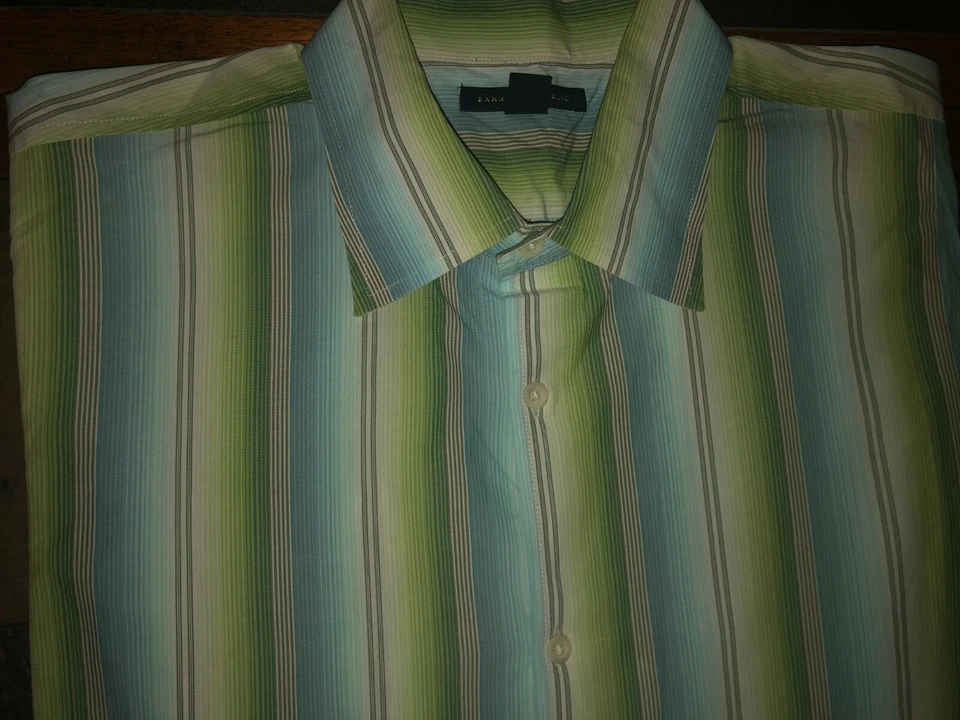Mens Banana Republic Short Sleeve Striped Button Front Shirt Size XL - EUC - Image 2 of 2