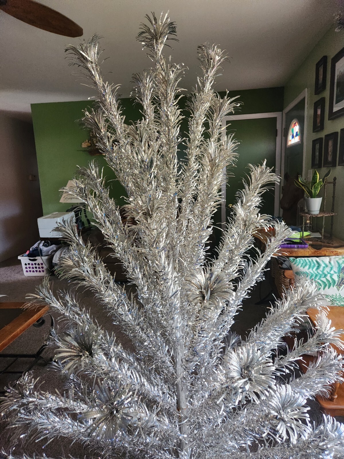 Vintage Evergleam 6 Ft Tall Deluxe 94 Branch Stainless Aluminum