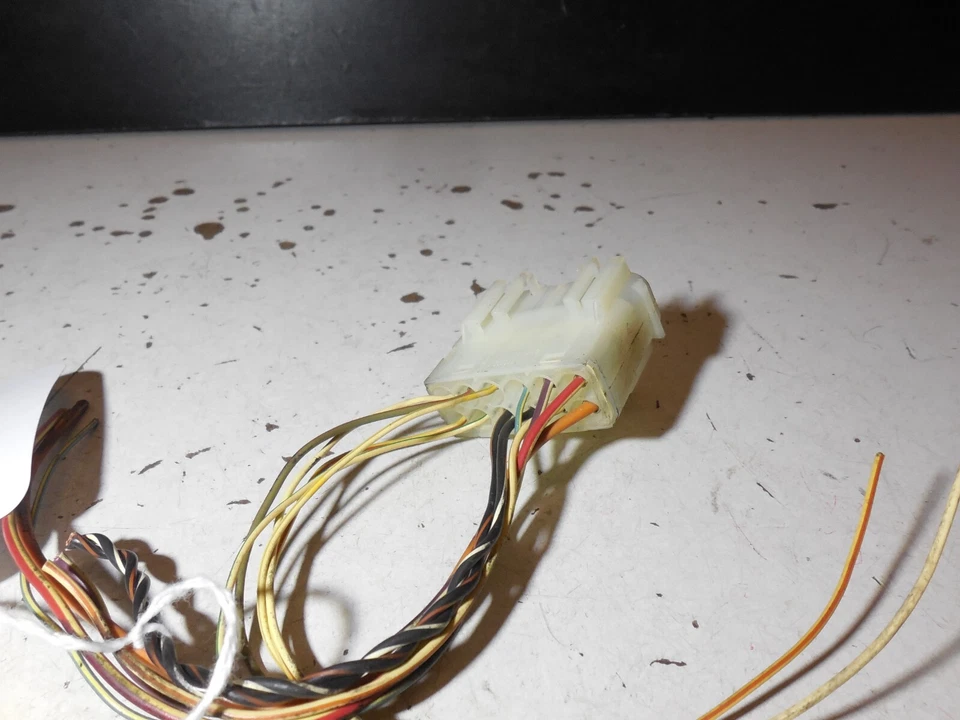 Conector branco tear de fiação ECU 1378137 97-01 BMW 540i E39 M62 528i 525i - Imagem 4 de 4