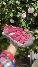 KEEN Kids Newport big kid sandals. Size 4