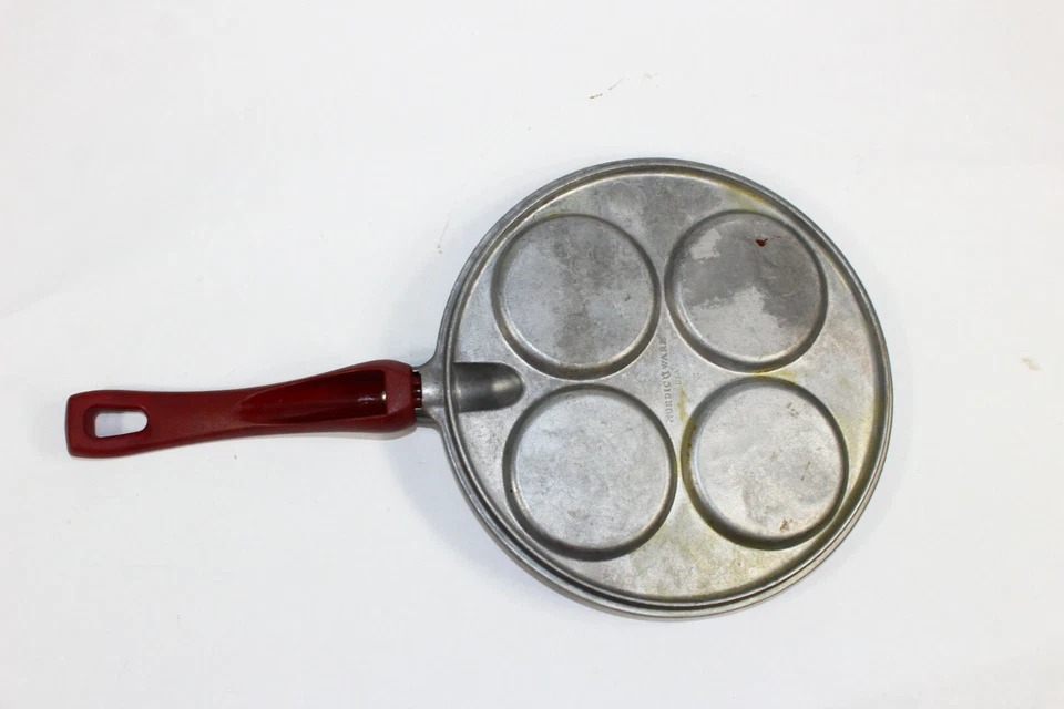 Nordic Ware Christmas Morning Pancake Pan Santa  Gingerbread Man Tree Snowman - Image 3 of 4