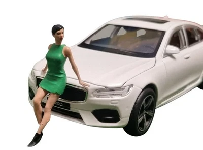 ATLANTIC, Femme adossée en robe verte, échelle 1/32, ATLAN32012_VERT - Photo 1/2