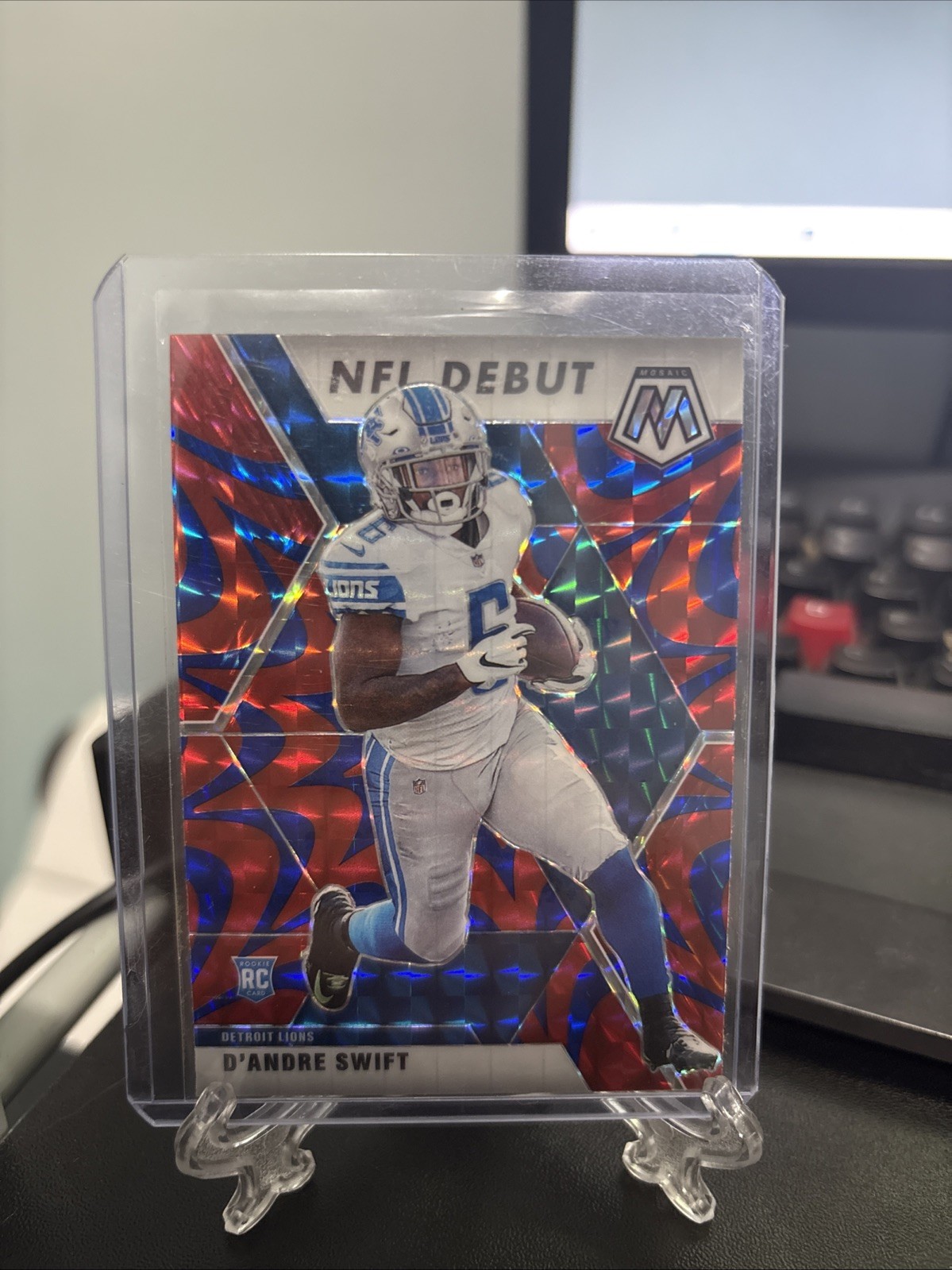 2020 Panini Mosaic NFL Debut Reactive Blue Prizm D'Andre Swift #274 Rookie RC