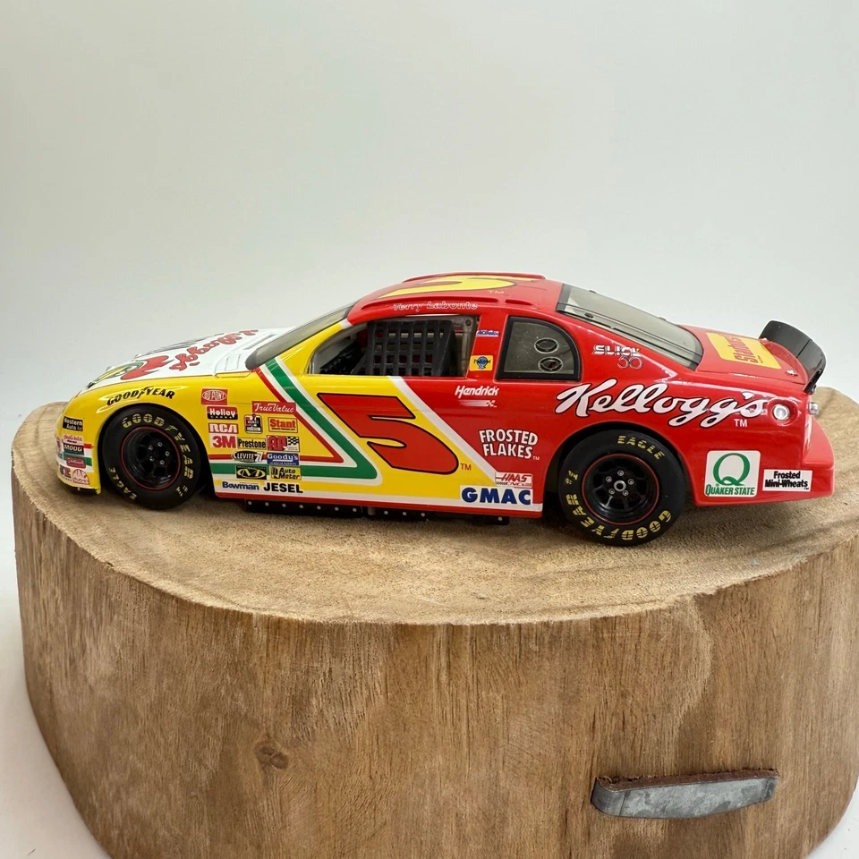Diecast 1997 Revell Monogram Nascar Kellogg's Terry Labonte Nascar #5 1:24 - Image 3 of 4