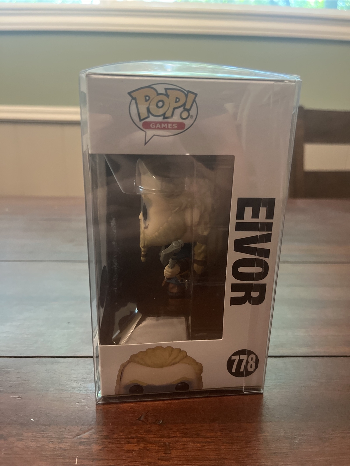 Funko Pop! Assassino & # x27; s Creed Valhalla Eivor com eixo duplo