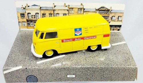 VW Minivan Bosch Auto Classic Toy Model Die Cast + 2 Bonus Volkswagon Vans - Picture 3 of 14